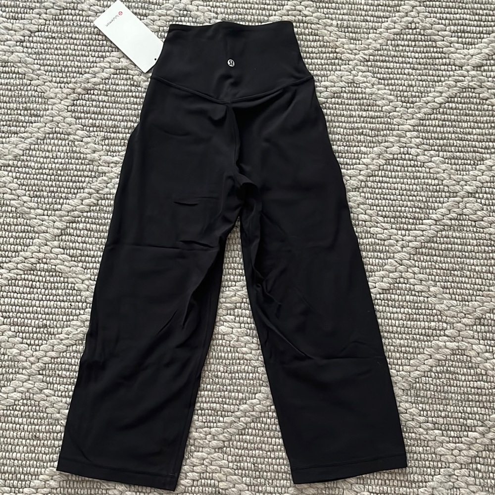 Align wide leg crop